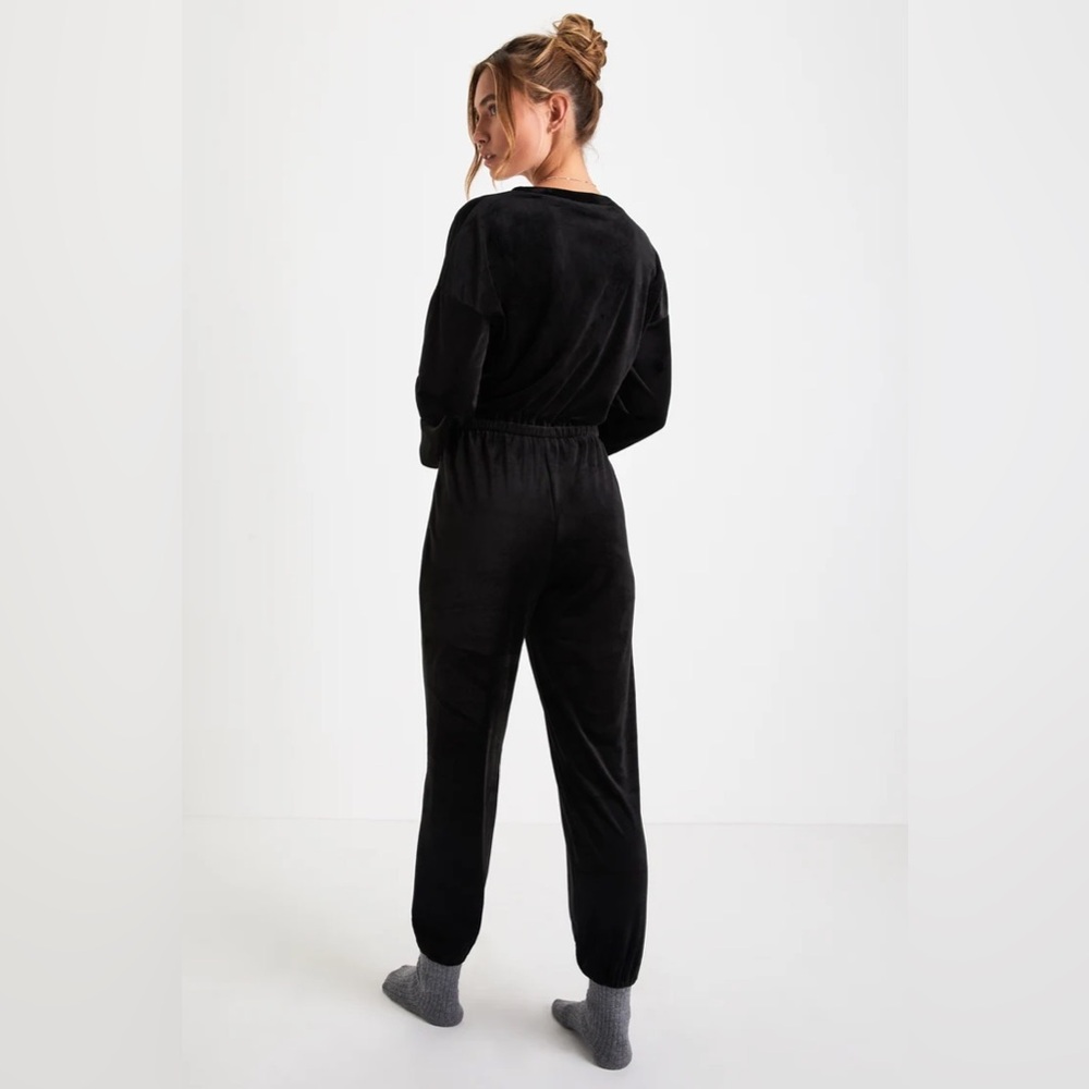 Lulus NWT Comfy Pursuit Black Ribbed Velvet V-Neck Lounge Jumpsuit